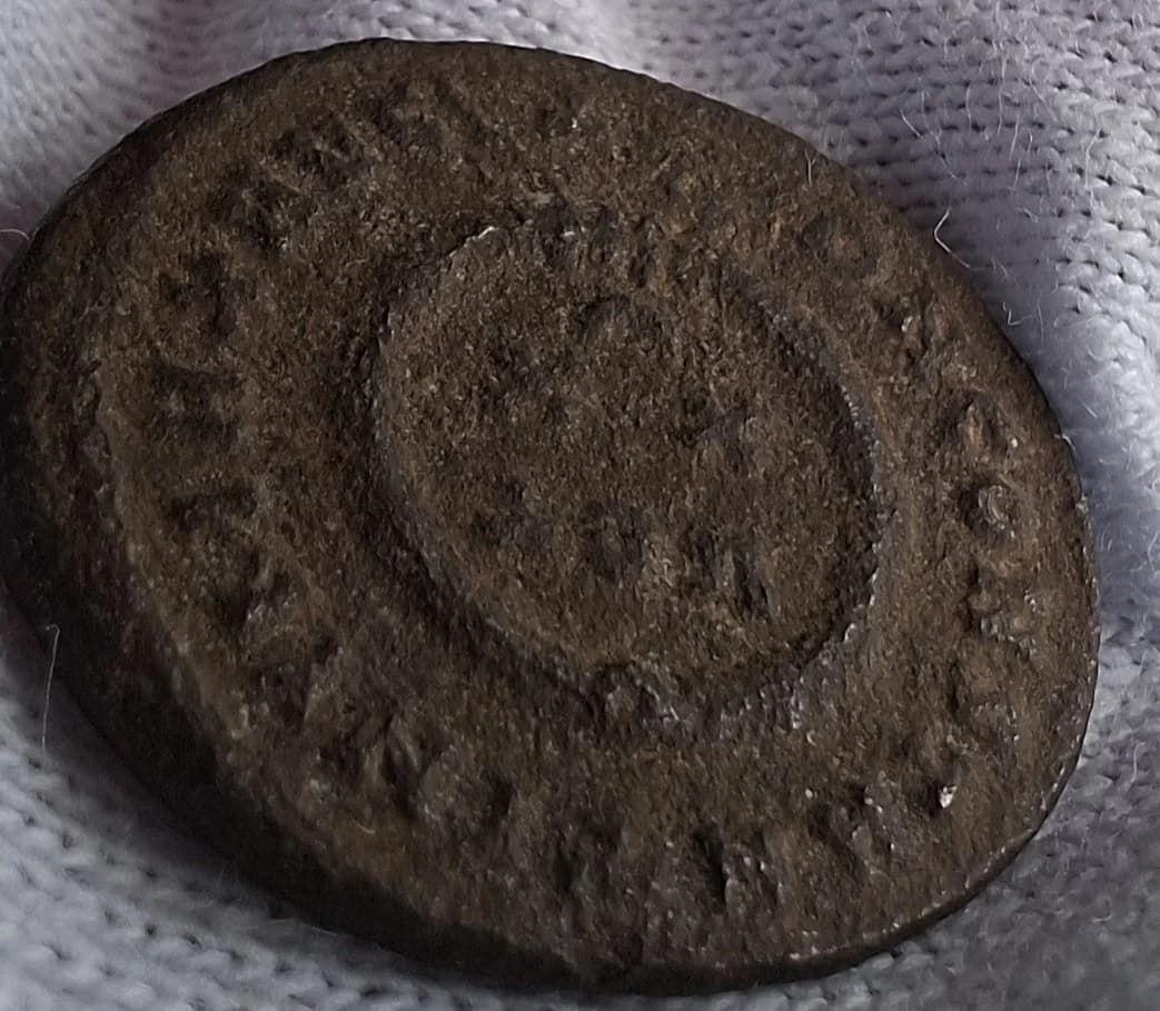 Reverso da moeda TH-N-0035 — Constantino I. Nummus ou follis reduzido