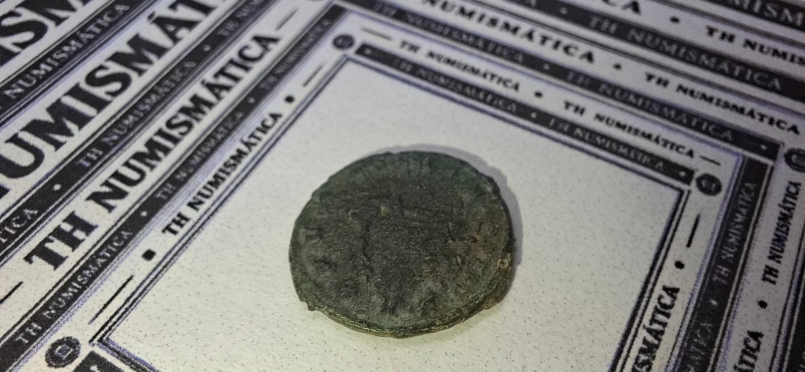 Complementar da moeda TH-N-0083 — Helena. Follis ou nummus