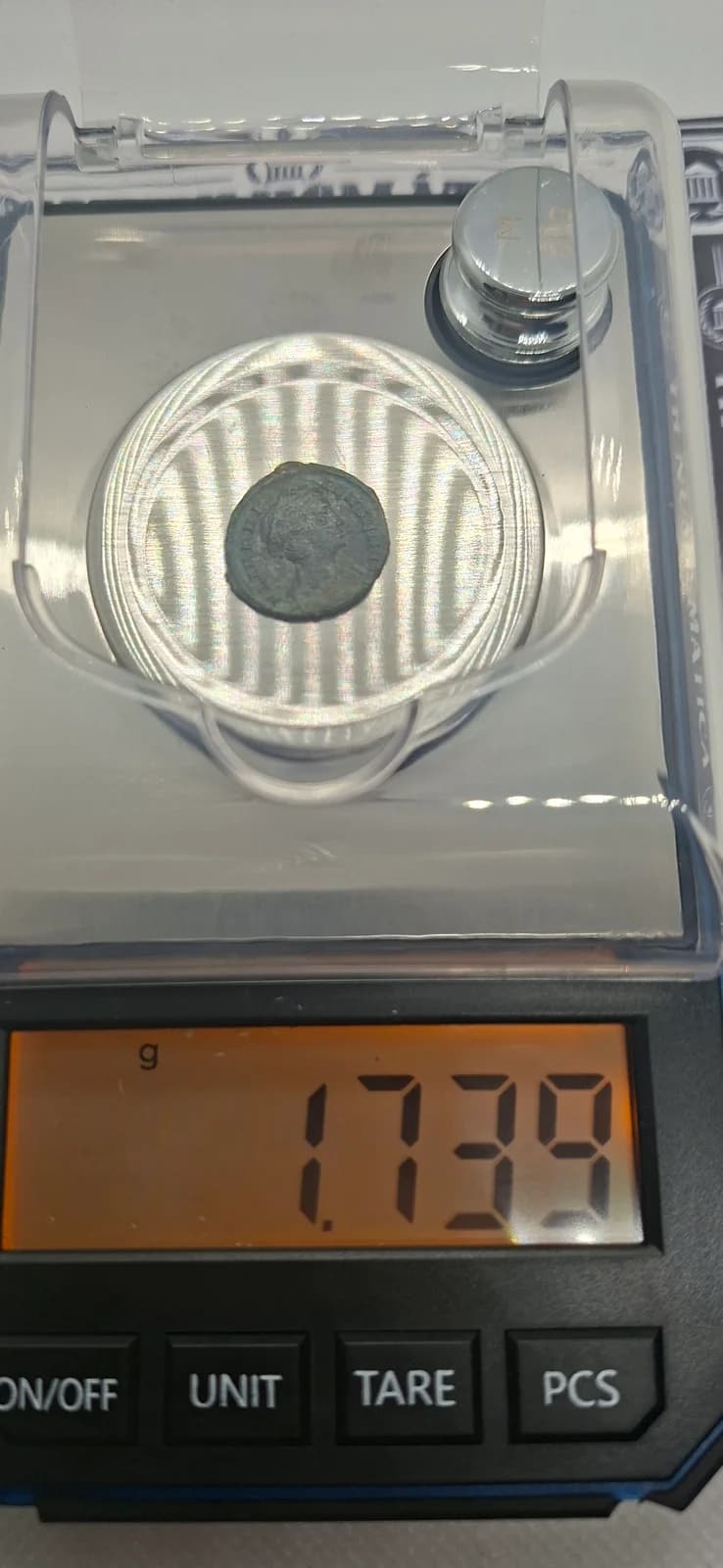 Peso (balança) da moeda TH-N-0083 — Helena. Follis ou nummus