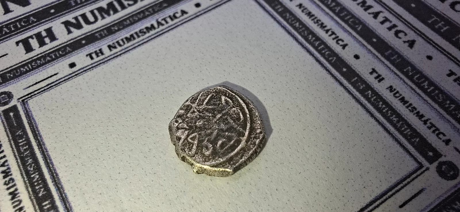 Reverso ampliado da moeda TH-N-0095 — Maomé II, o Conquistador. Akçe