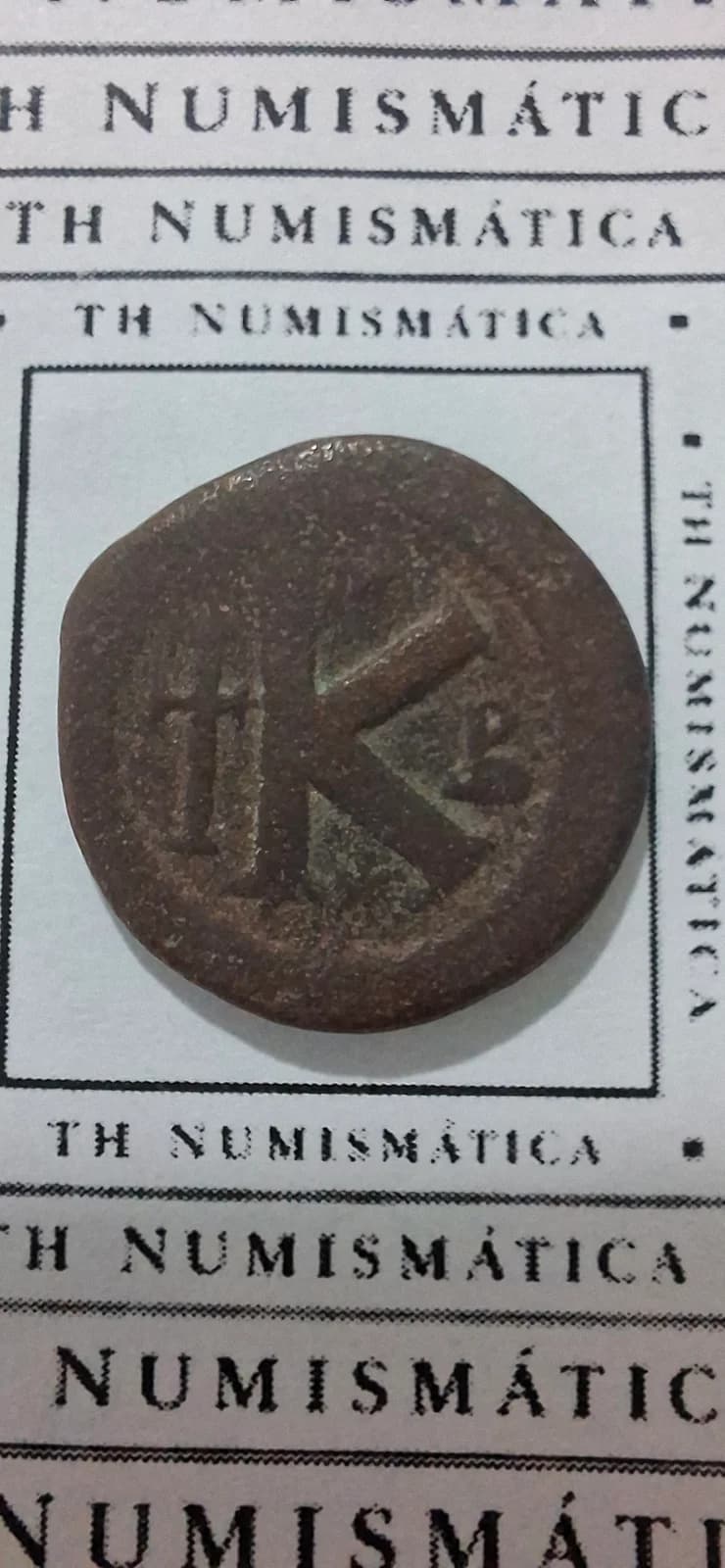 Reverso ampliado da moeda TH-N-0105 — Anastácio I. 20 nummi. Meio follis