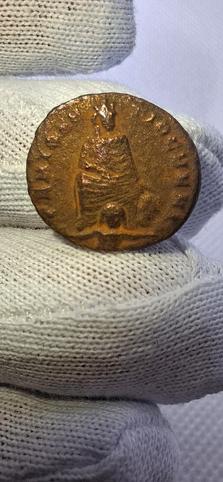 Anverso ampliado da moeda TH-N-0131 — Maximino II. Fração AE, emissão de perseguição
