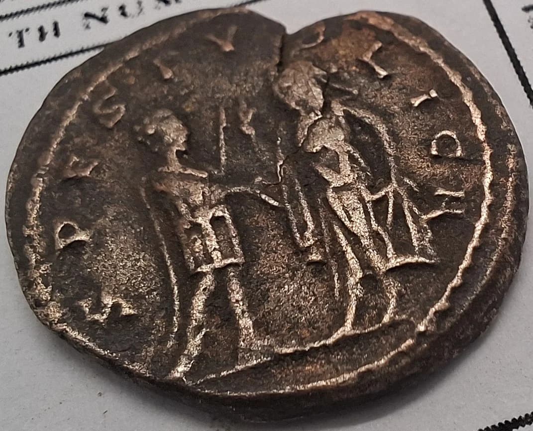 Reverso da moeda TH-N-0179 — Salonino como César. Antoniniano prateado