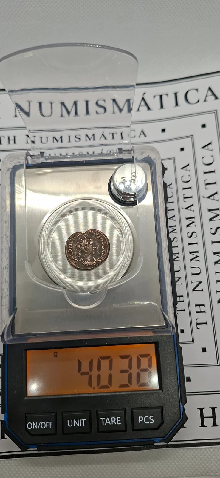 Peso (balança) da moeda TH-N-0179 — Salonino como César. Antoniniano prateado