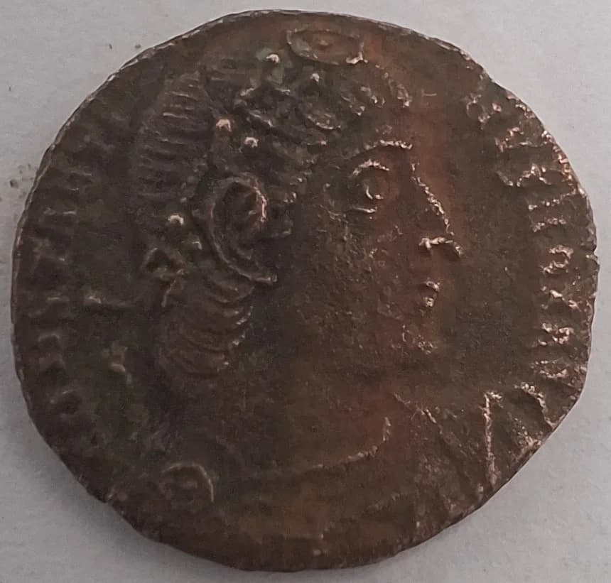 Anverso da moeda TH-N-0193 — Constantino I. Follis