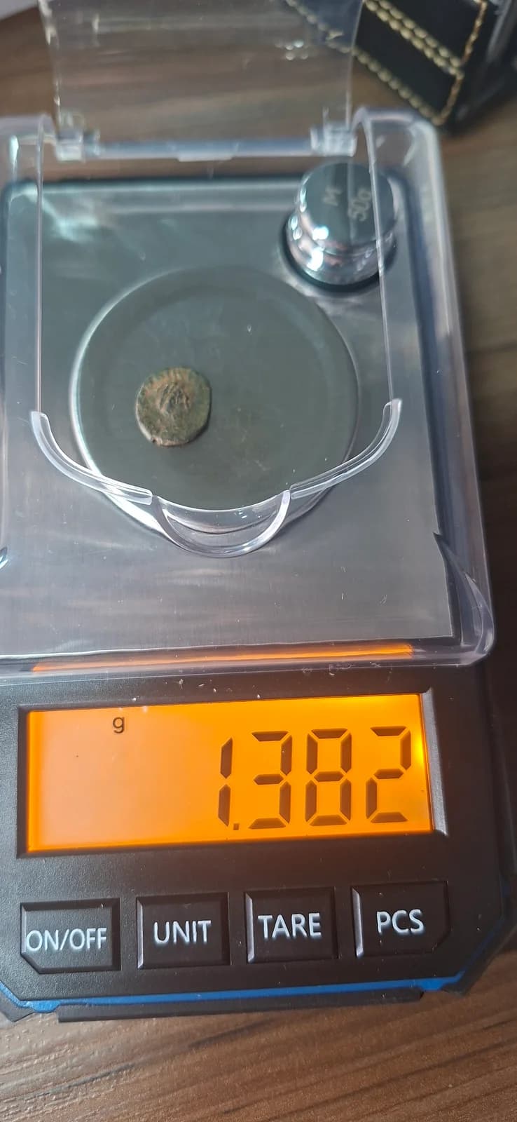 Peso (balança) da moeda TH-N-0227 — Teodósio II